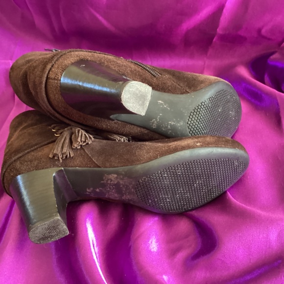 Van Eli Brown Suede Boots - Picture 5 of 11